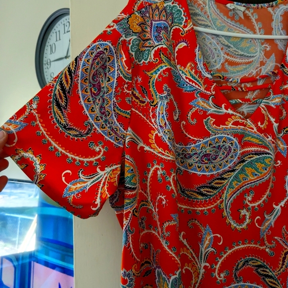 Top - Picture 2 of 4